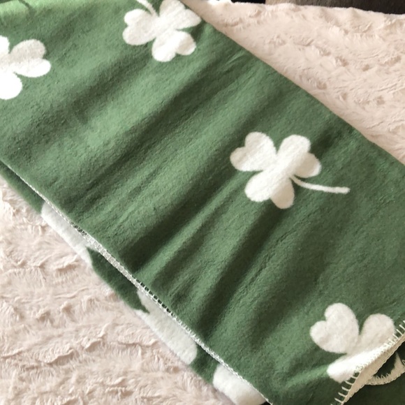 Docofil SHAMROCK St. Patrick’s Day Throw Blanket - Picture 5 of 11